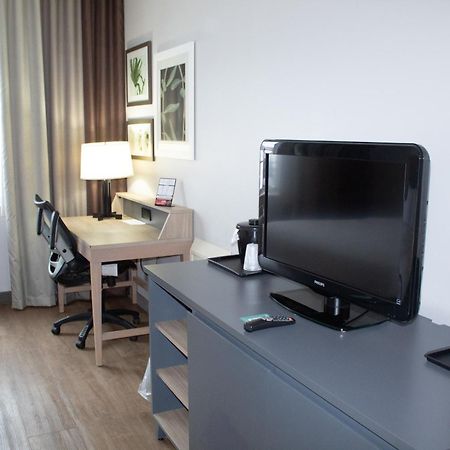 Country Inn & Suites By Radisson, Big Rapids, Mi Extérieur photo