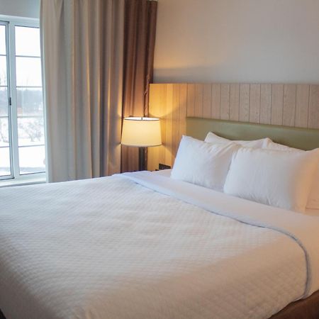 Country Inn & Suites By Radisson, Big Rapids, Mi Extérieur photo