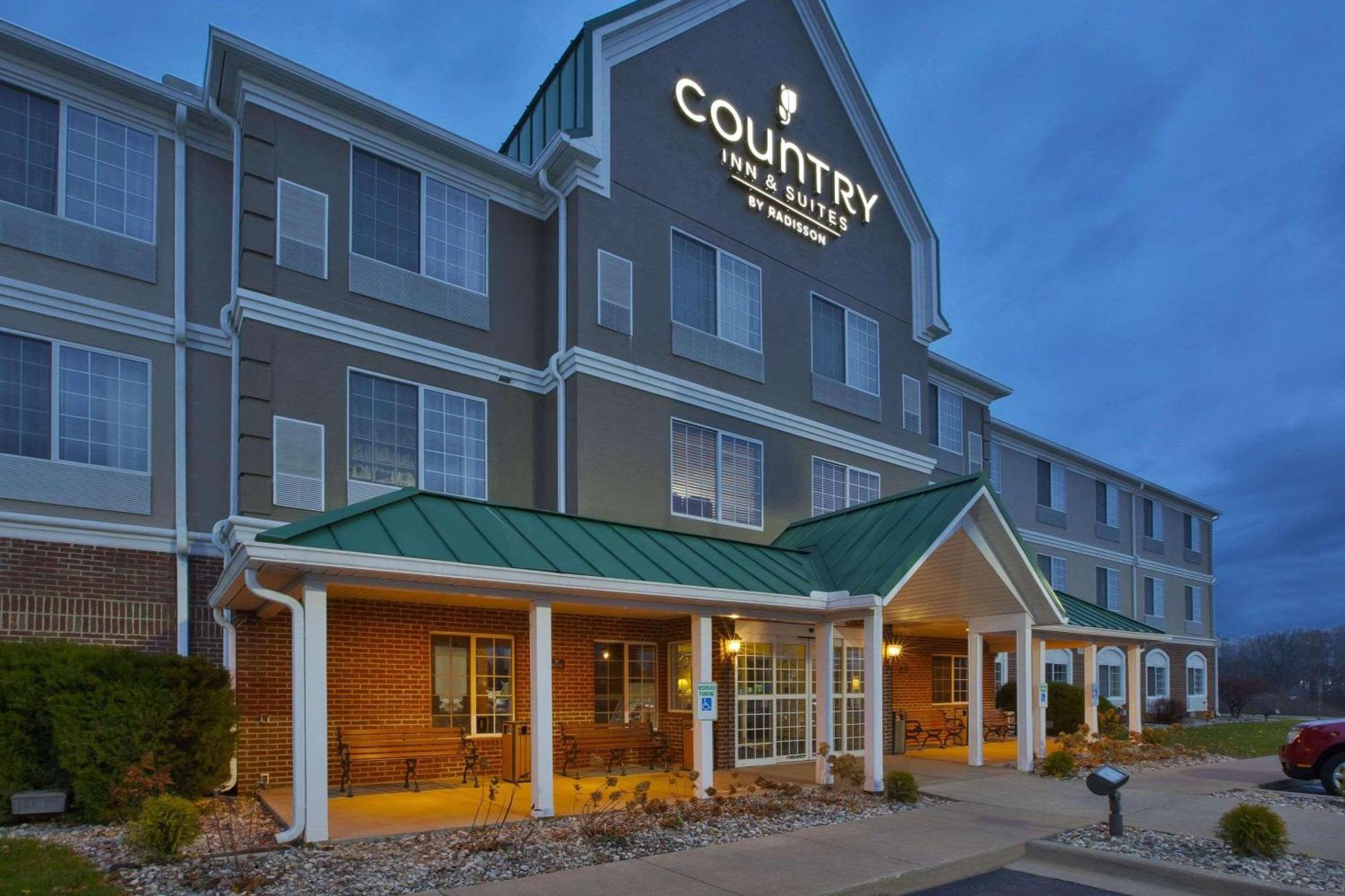 Country Inn & Suites By Radisson, Big Rapids, Mi Extérieur photo
