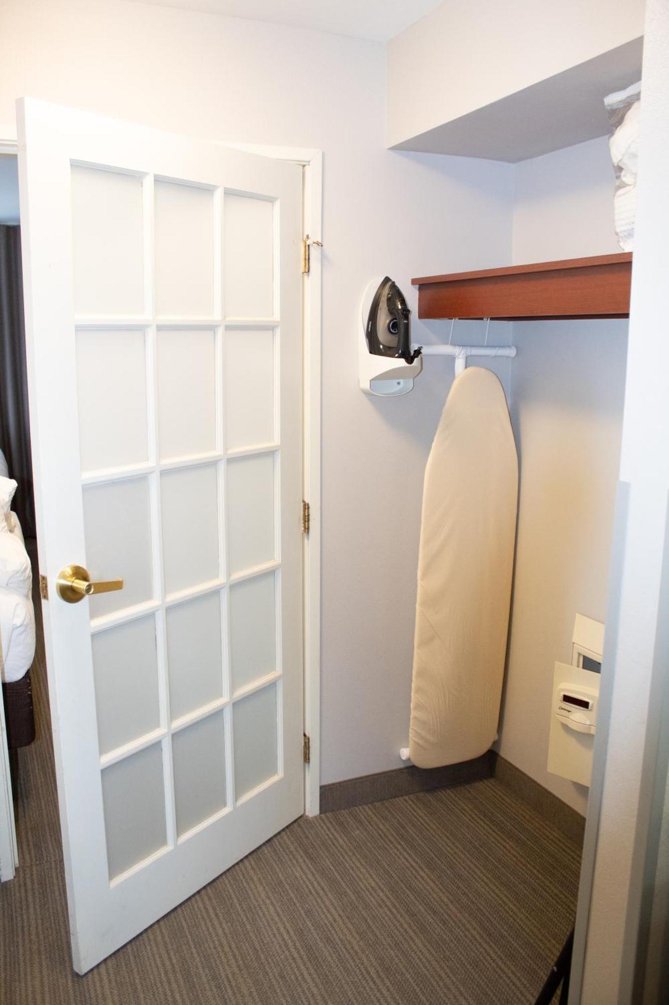 Country Inn & Suites By Radisson, Big Rapids, Mi Extérieur photo