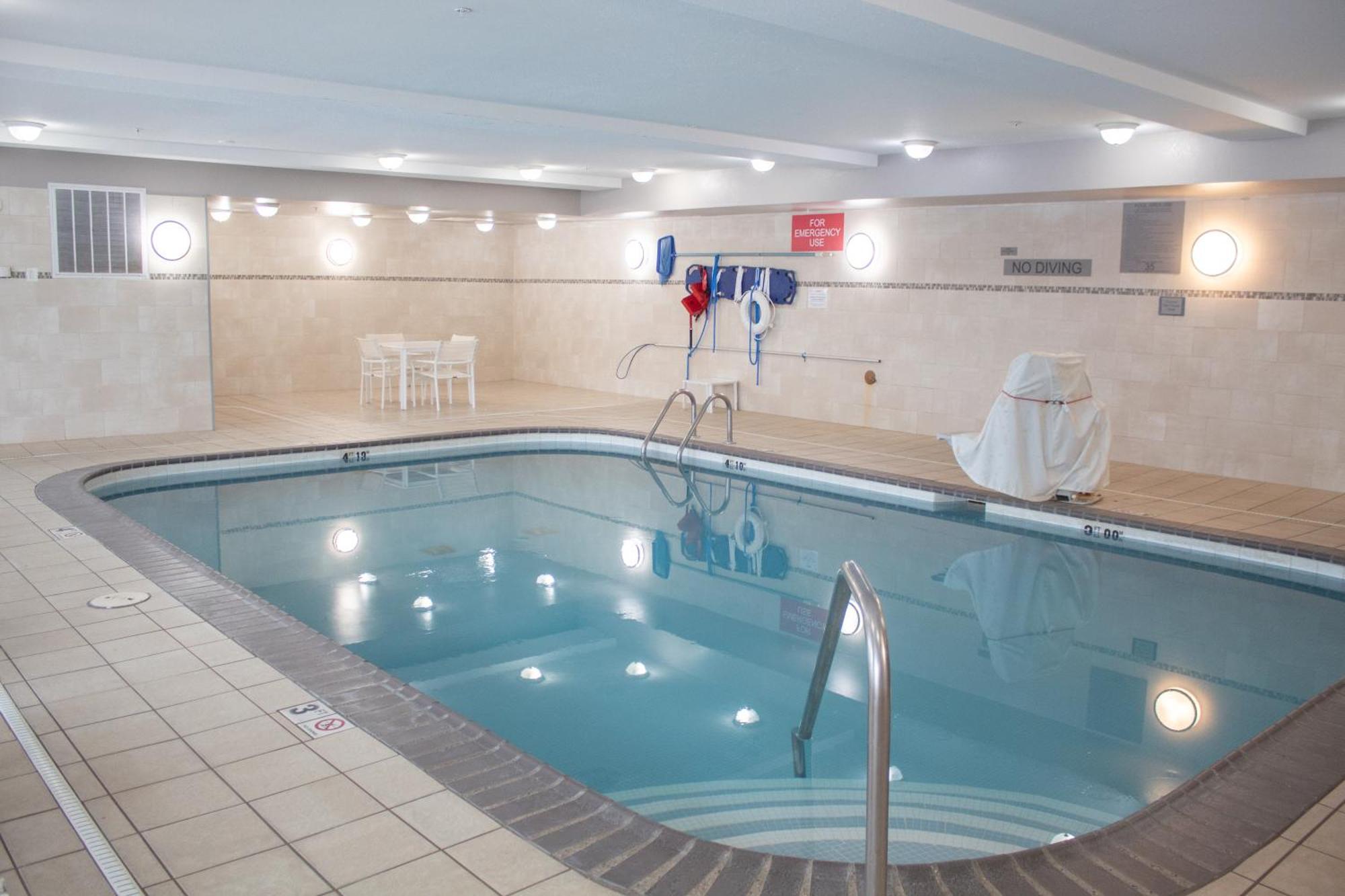 Country Inn & Suites By Radisson, Big Rapids, Mi Extérieur photo
